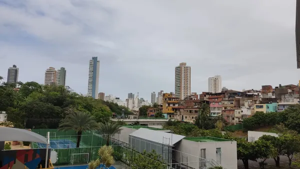 Cidades da Bahia têm previsão de chuvas e trovoadas para segunda-feira, alerta Defesa Civil