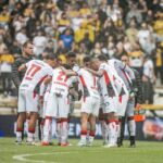 Vitória vence Criciúma fora de casa e se afasta da zona de rebaixamento