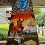 Grafite em pilastra da UFBA é denunciado por ataque religioso ao colocar papa ao lado de imagem do diabo