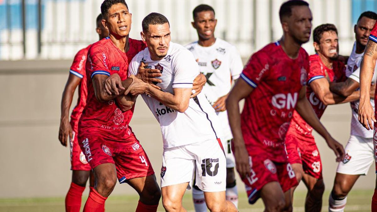 Luiz Miguel brilha, e Vitória vence o Barcelona fora de casa