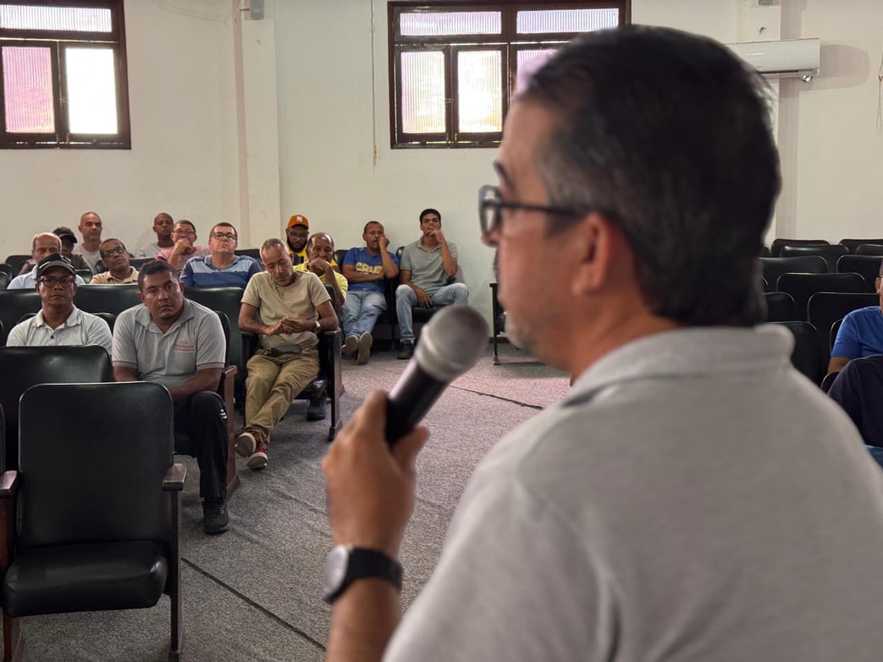 Prefeitura de Cruz promove formação para motoristas do transporte escolar para a volta às aulas