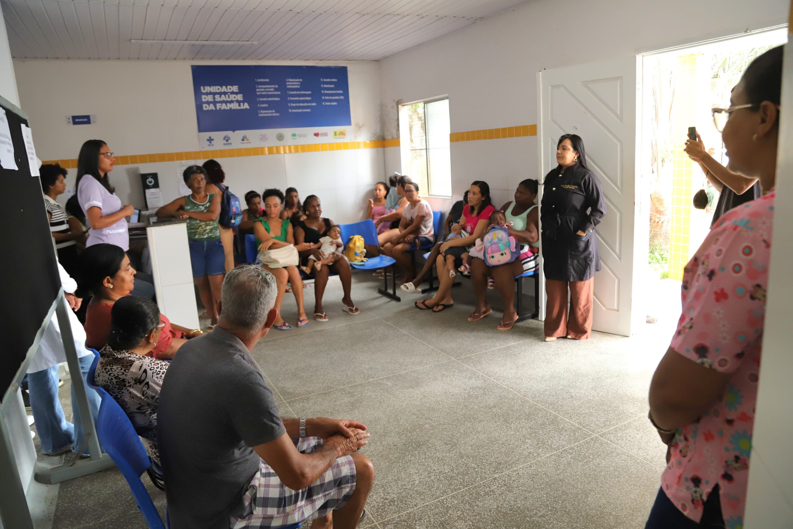 Prefeitura de Cruz promove palestra de conscientização do Fevereiro Roxo no posto de saúde da Pumba