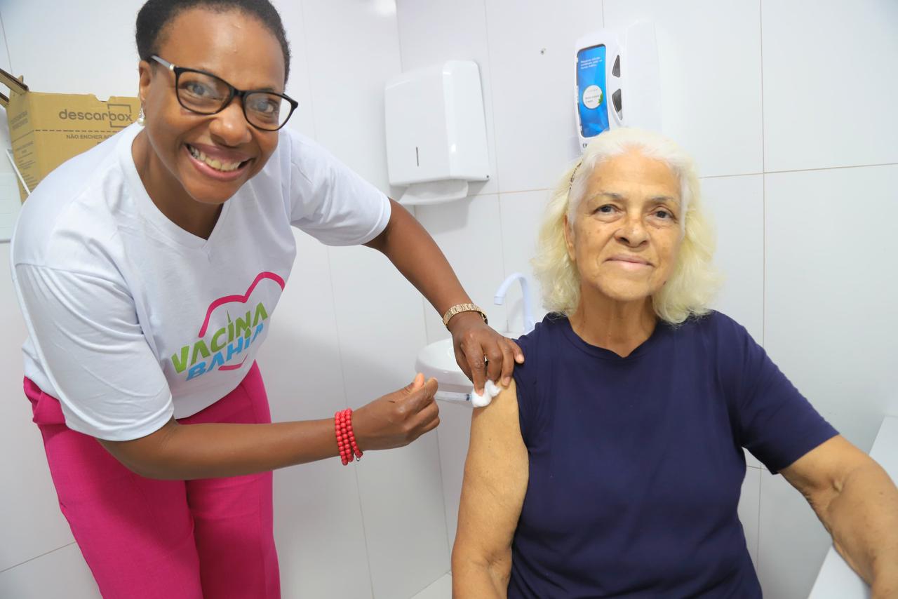 Crianças, gestantes e idosos participaram do Dia D da vacinação contra a Influenza em Cruz das Almas