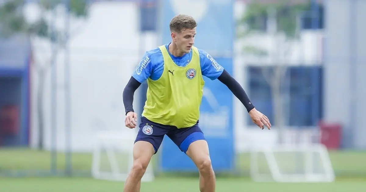 Em meio a negociação por jovem destaque, Bahia vende volante Jota ao Athletic; saiba detalhes