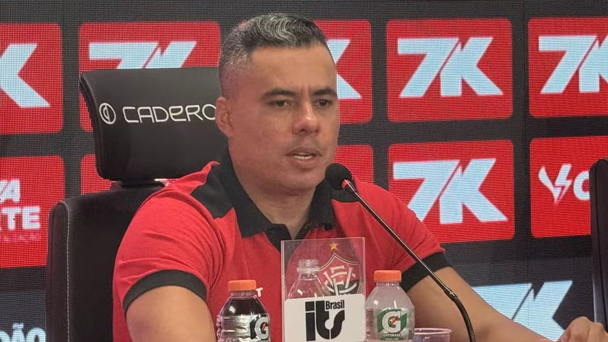 Jair Ventura celebra vitória e destaca evolução do Leão