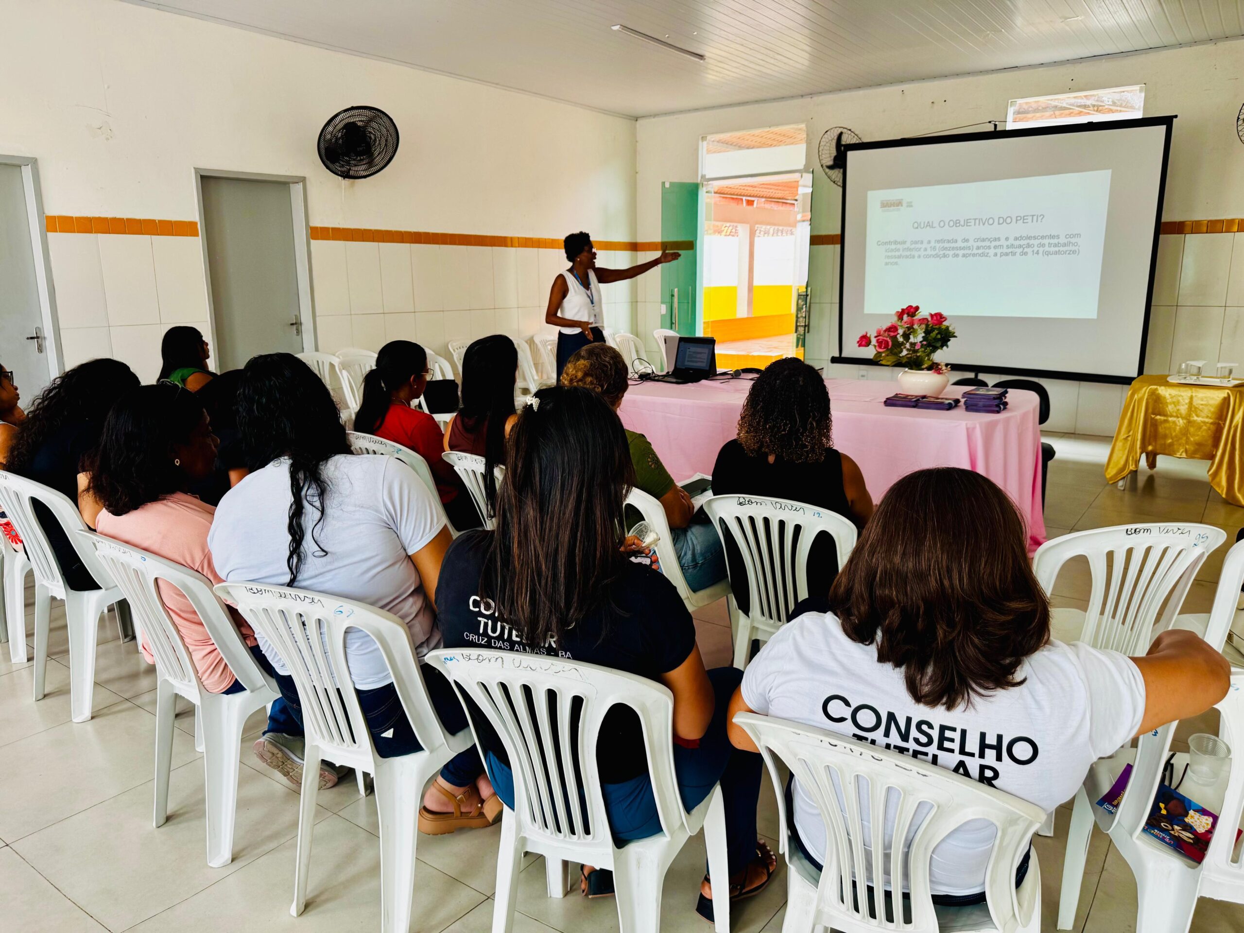 Capacitação sobre enfrentamento ao trabalho infantil reúne equipes da rede de proteção à criança e ao adolescente em Cruz das Almas