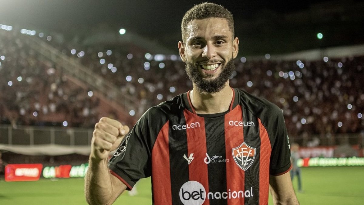 Movimento no mercado: Vitória tenta repatriar peça-chave da defesa