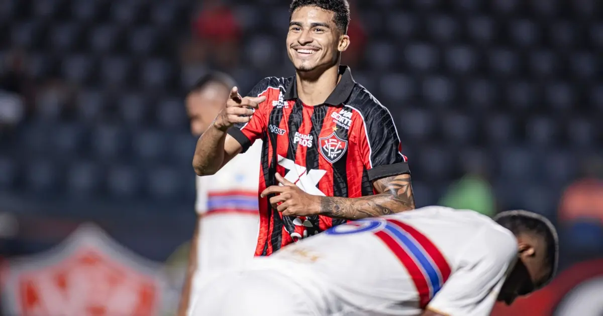 Com dois de Renê e golaço de Erick, Vitória vence o Piauí e encaminha classificação no Nordestão