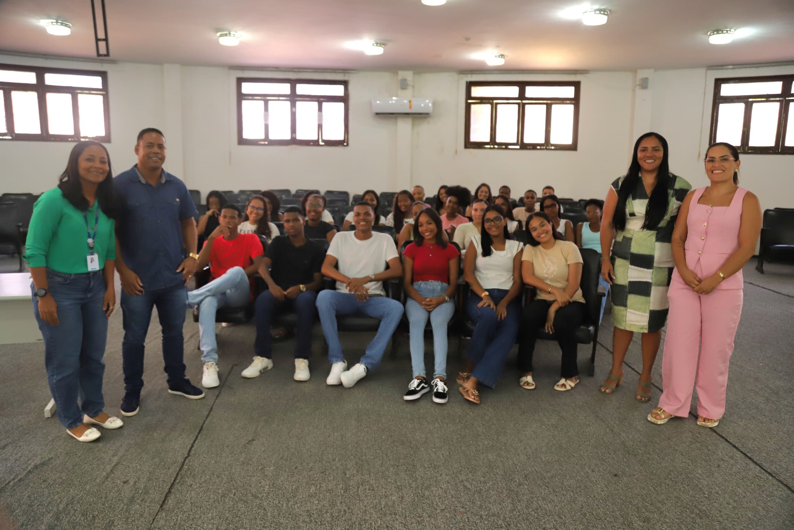 Jovens aprendizes participam de curso profissionalizante oferecido por meio de parceria entre Prefeitura de Cruz e SENAI