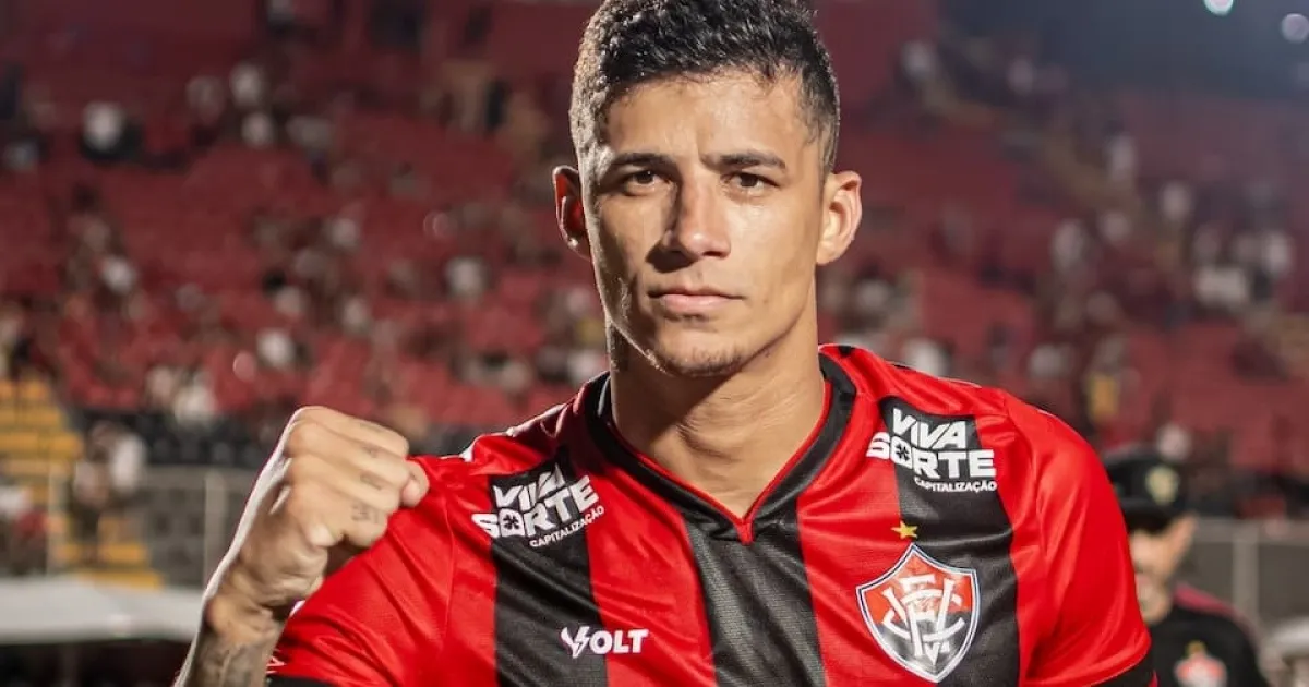 Zagueiro do Vitória sofre fratura e fica de fora por longo período; saiba mais