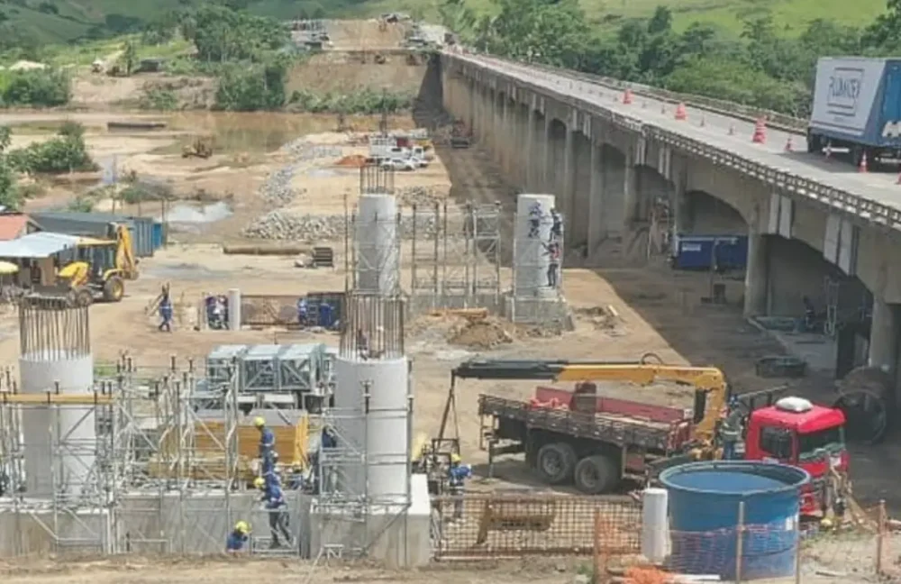 Nova avaliação interdita passagem de caminhões na ponte do Rio Jequitinhonha, em Itapebi
