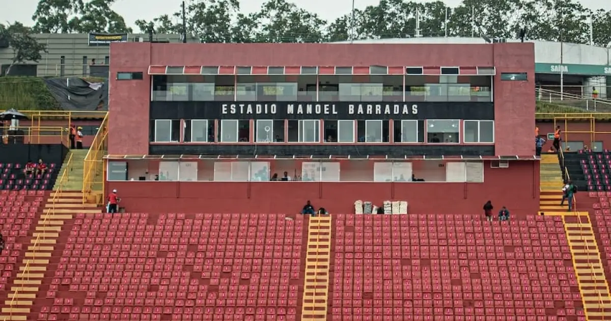 Vitória 127 anos: Rubro-Negro faz aniversário às vésperas de decisão contra o Flamengo