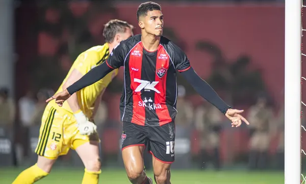 Vitória vence o Internacional em casa e sobe na tabela do Brasileirão