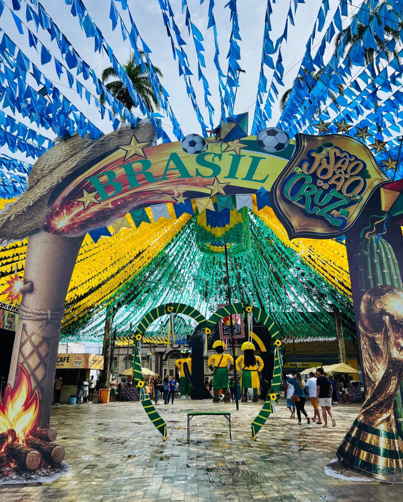 Praça Senador Temístocles recebe transmissão da estreia do Brasil na Copa do Mundo neste sábado (13)