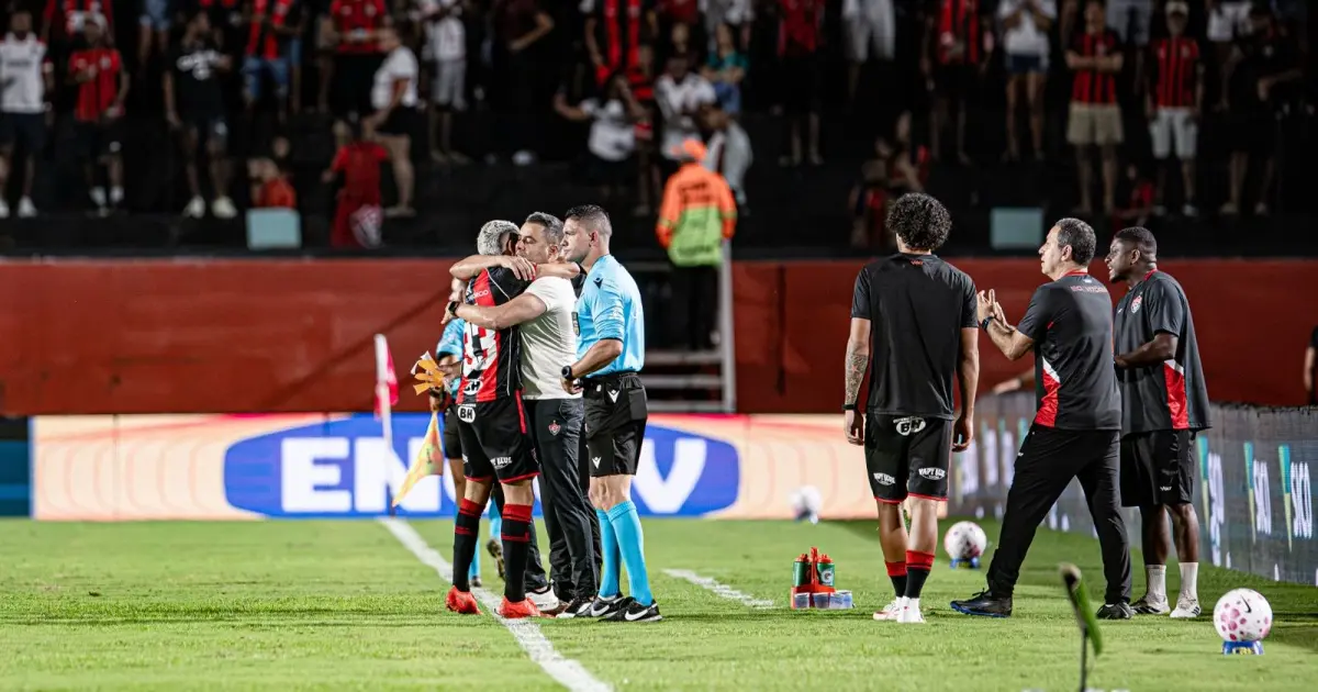 Jair Ventura agradece torcida e exalta confiança da diretoria após goleada do Vitória