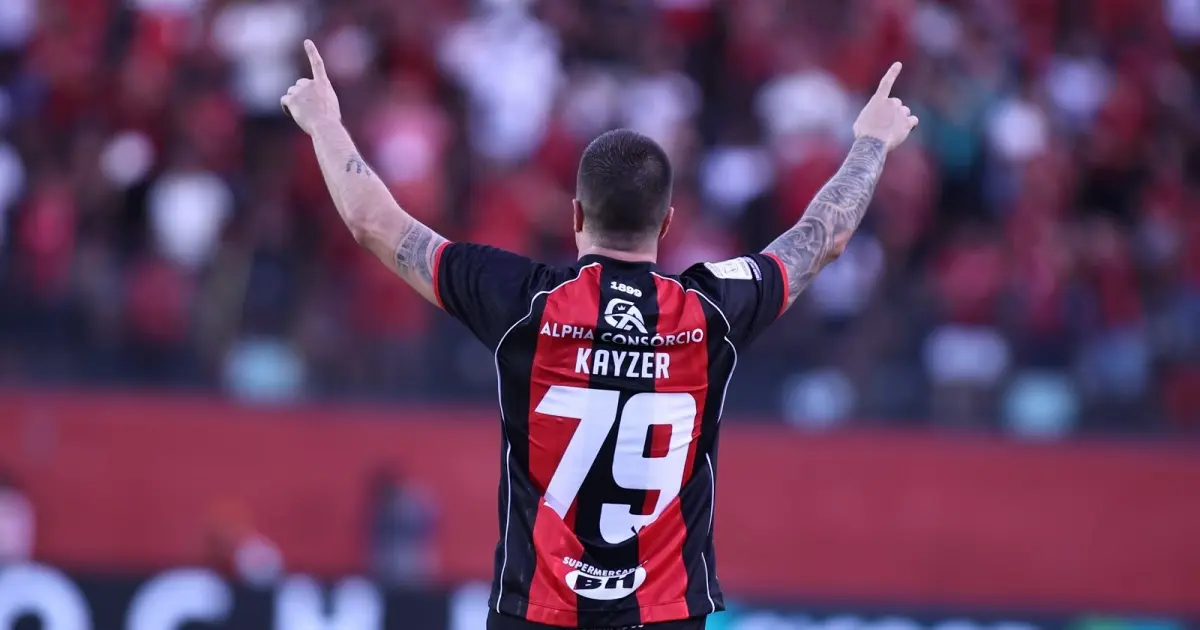 Renato Kayzer volta a marcar após três meses e Vitória empata com o Athletico-PR
