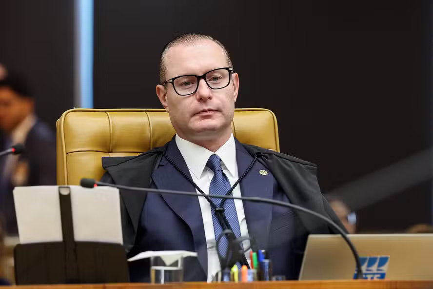 Zanin, do STF, determina extensão da votação em todo o país até as 19h após denúncias de problemas no transporte