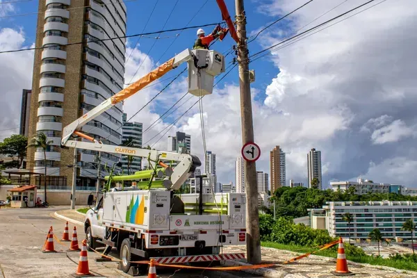 Mais de cinco bairros de Salvador podem ficar sem energia nesta terça-feira (27); confira lista